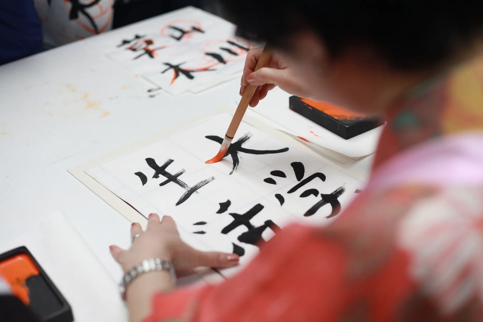 菏泽广告条幅定制：从选材到工艺的完整流程解析