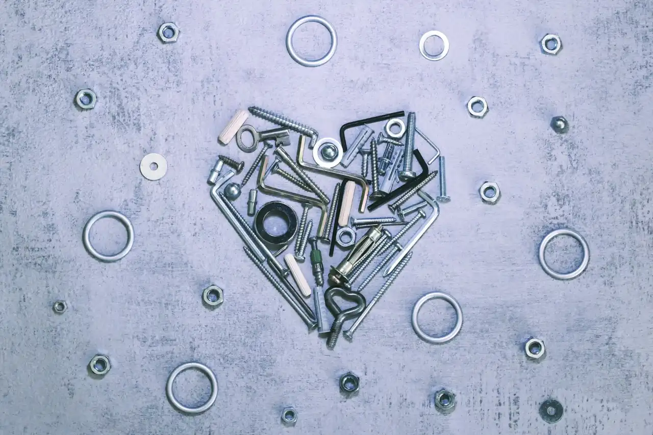 锦旗绶带定制常见材质选择与耐久性评估指南