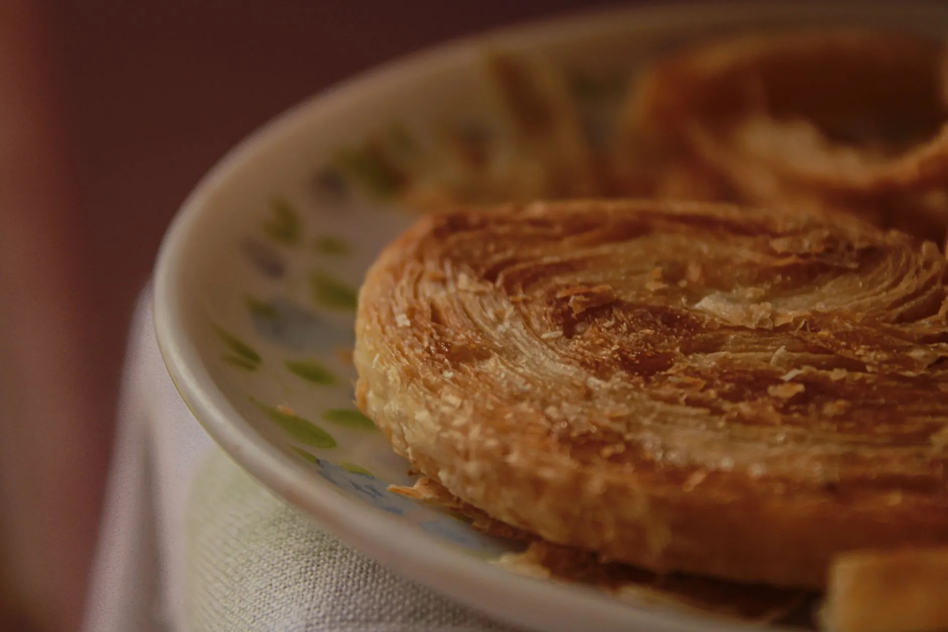 菏泽一帆广告条幅制作工艺与常见面料对比分析